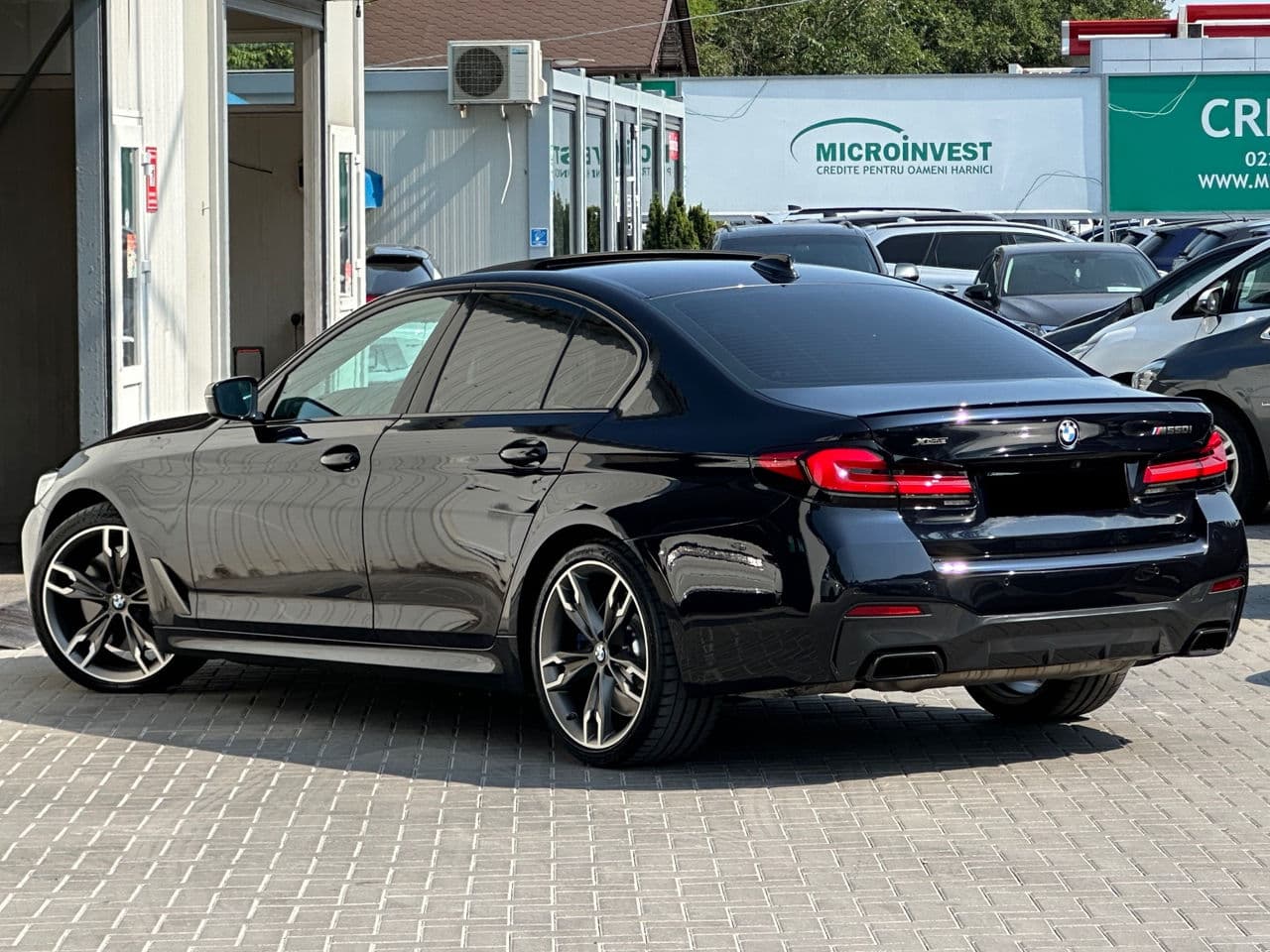 2020 BMW M550i — Miniatură 2