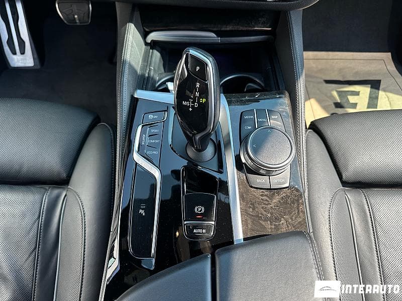2020 BMW M550i — Miniatură 14
