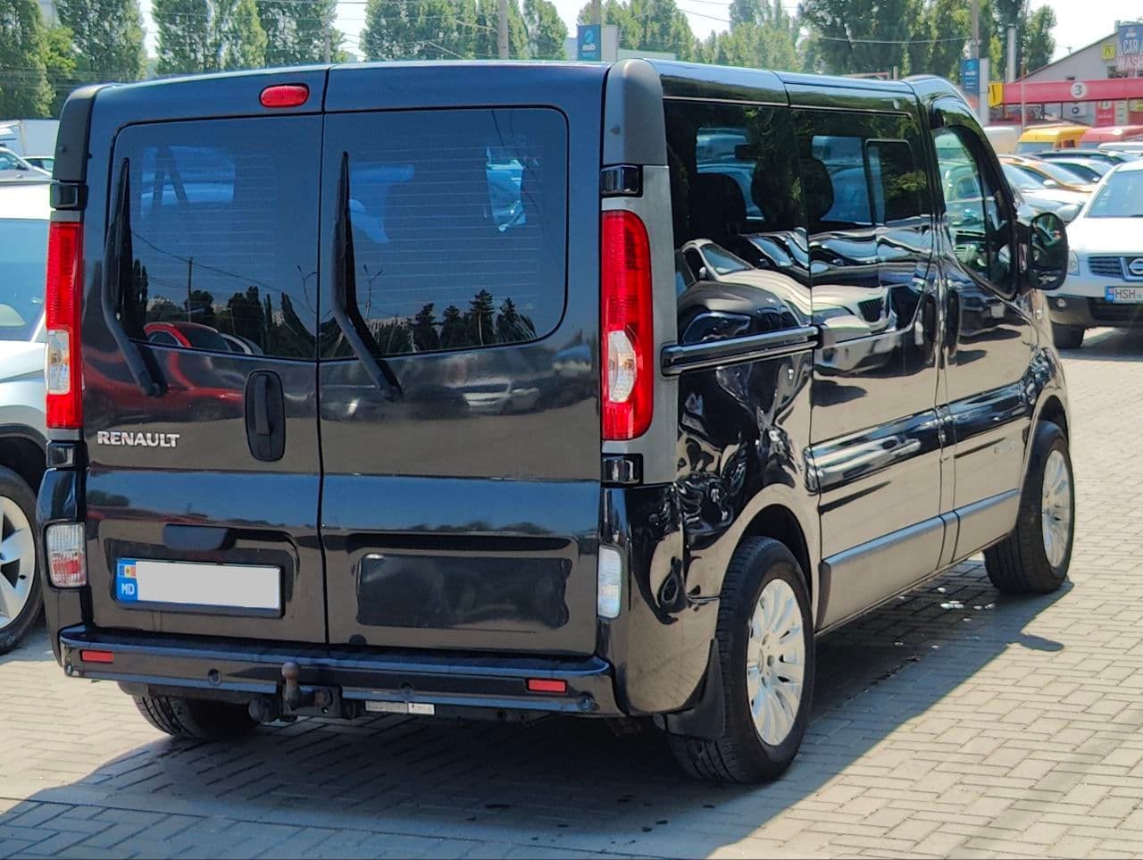 2009 Renault Trafic — Miniatură 2