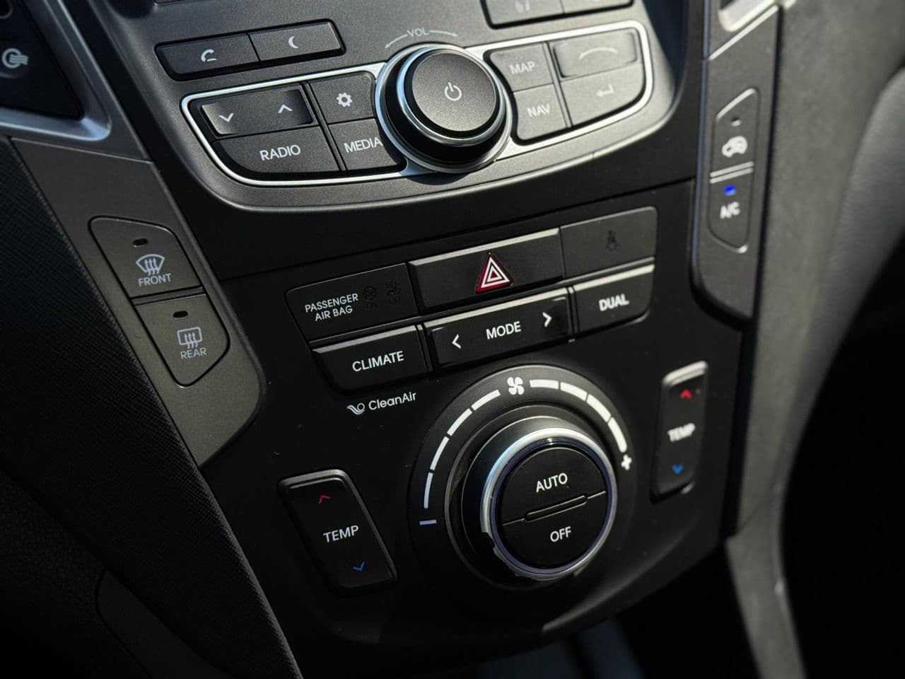 2015 Hyundai Santa Fe — Miniatură 14