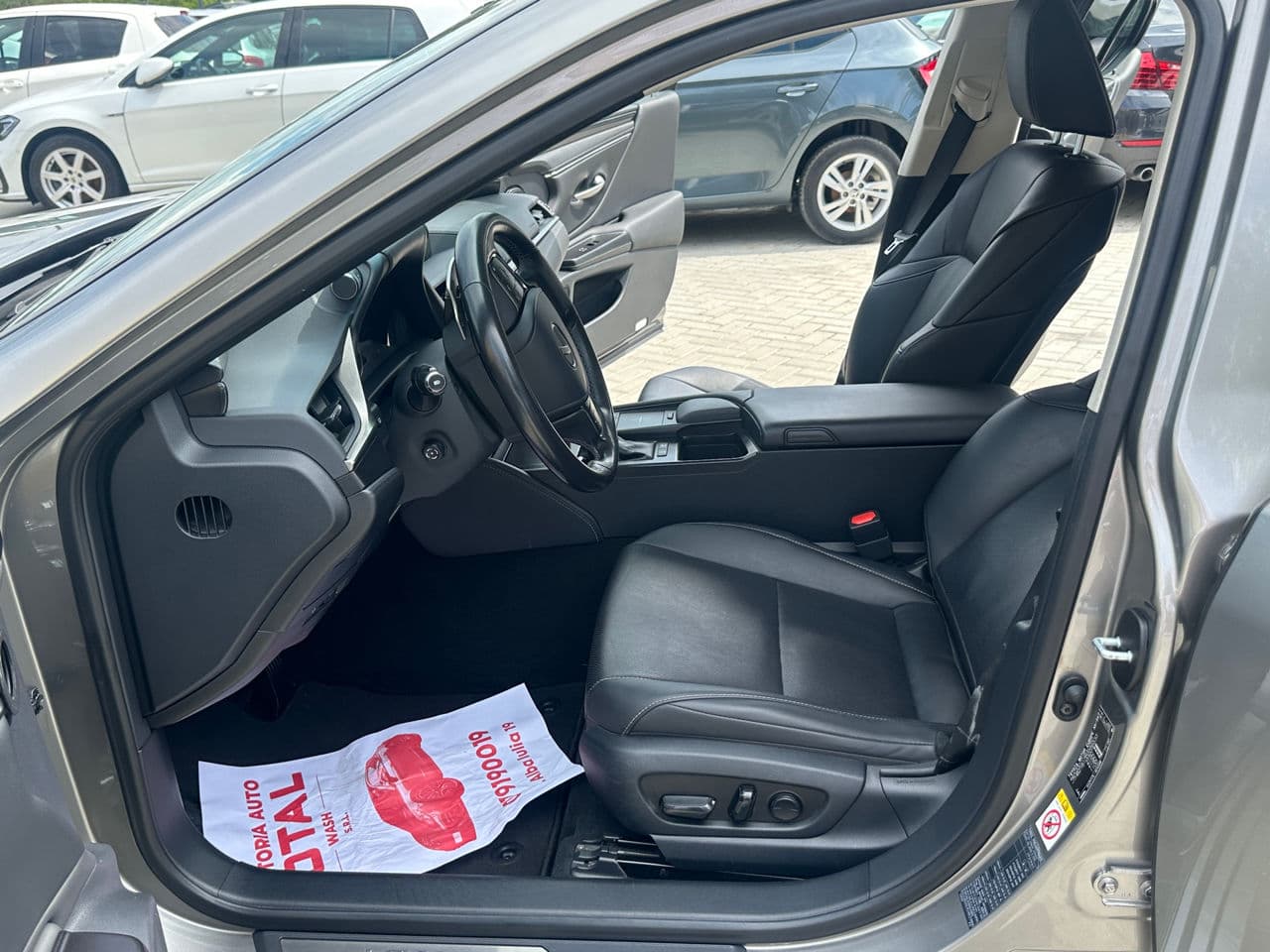 2019 Lexus ES 300h — Miniatură 5