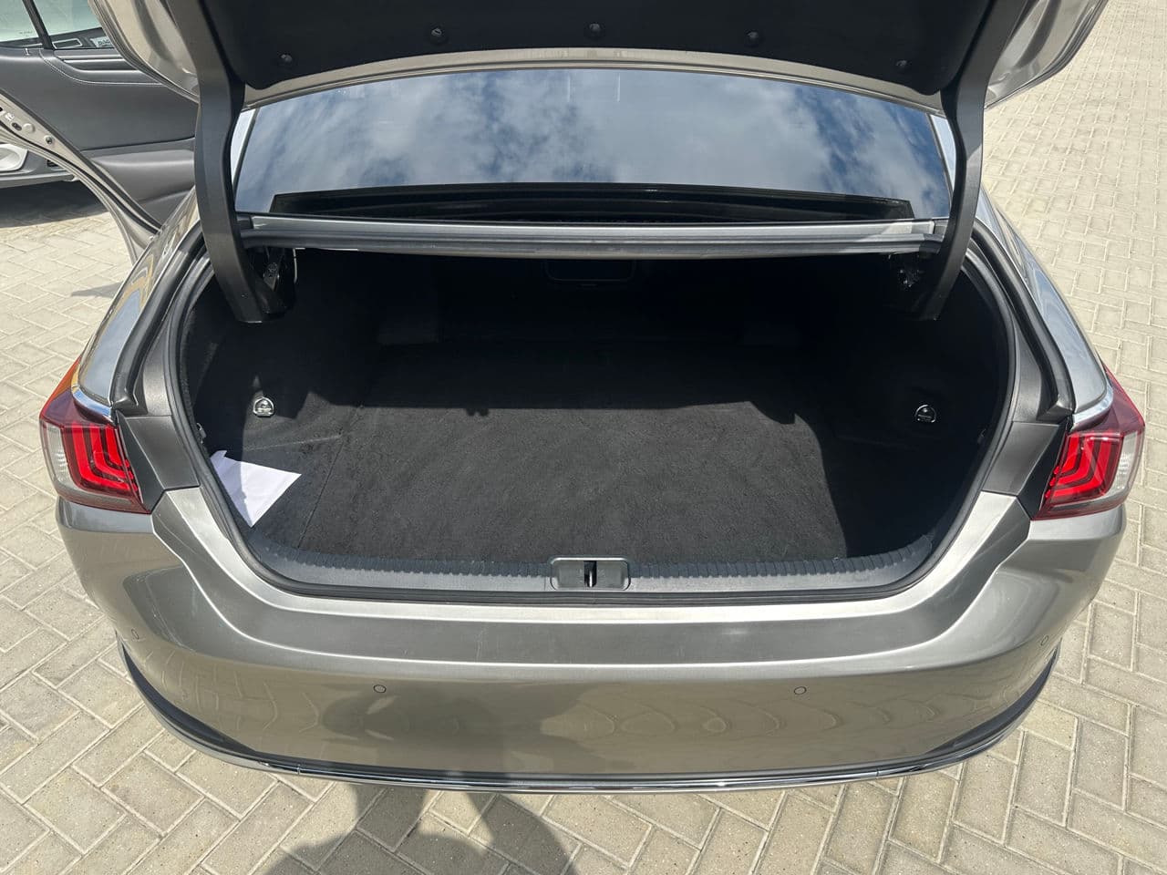 2019 Lexus ES 300h — Miniatură 22