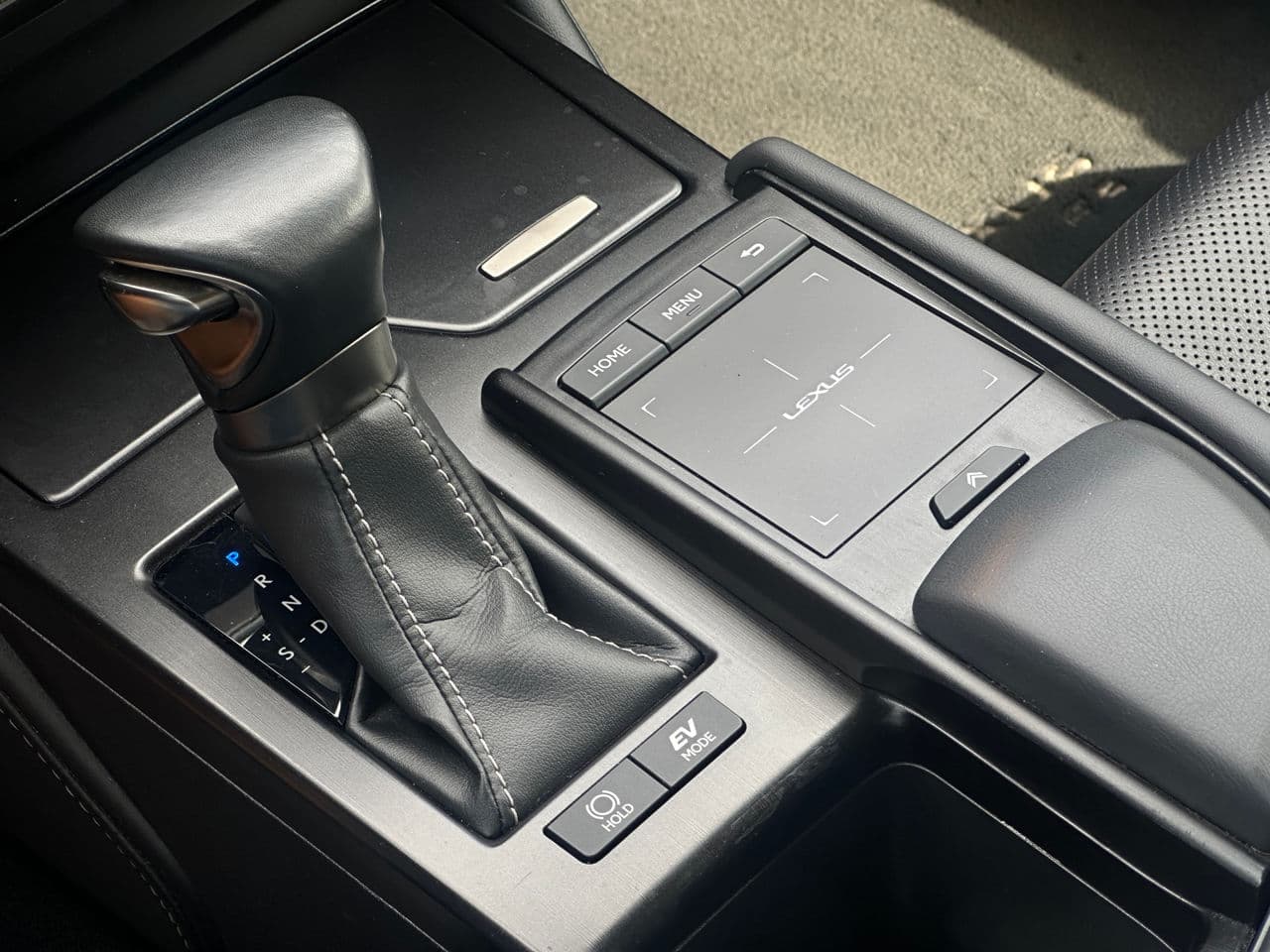2019 Lexus ES 300h — Miniatură 14