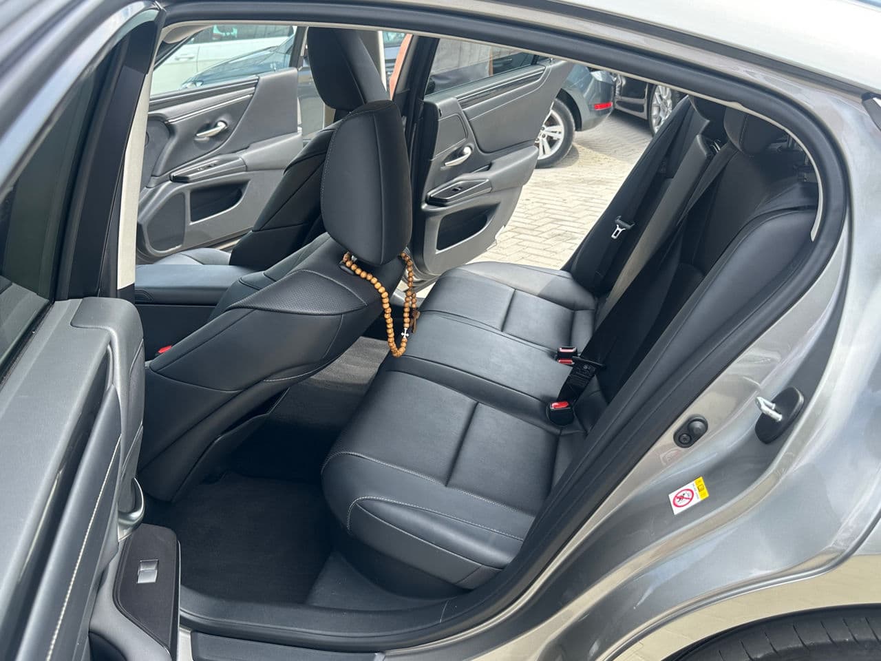 2019 Lexus ES 300h — Miniatură 15
