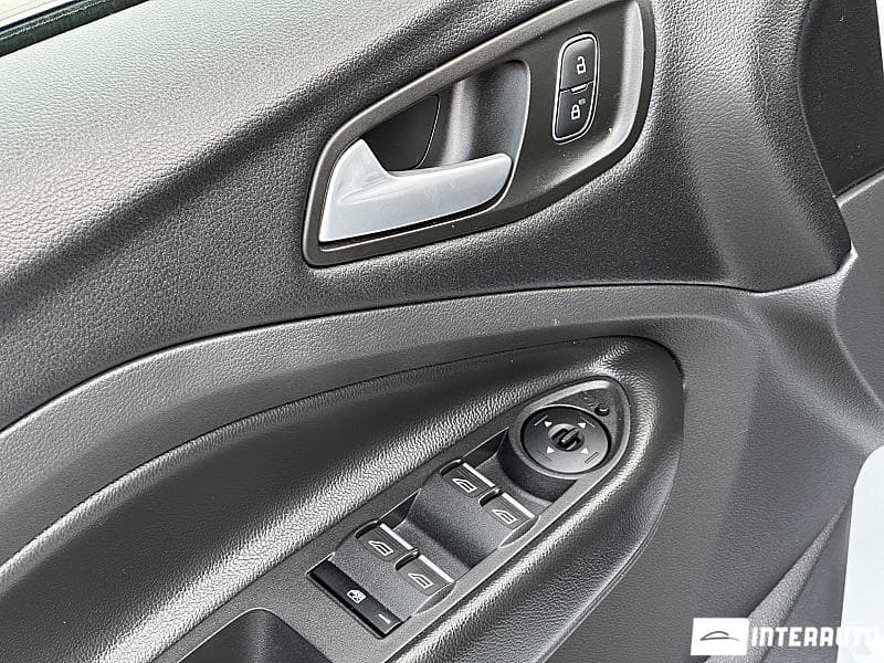 2018 Ford Kuga — Miniatură 17
