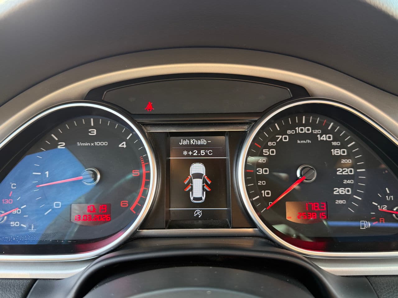 Audi Q7 2010 — Миниатюра 8