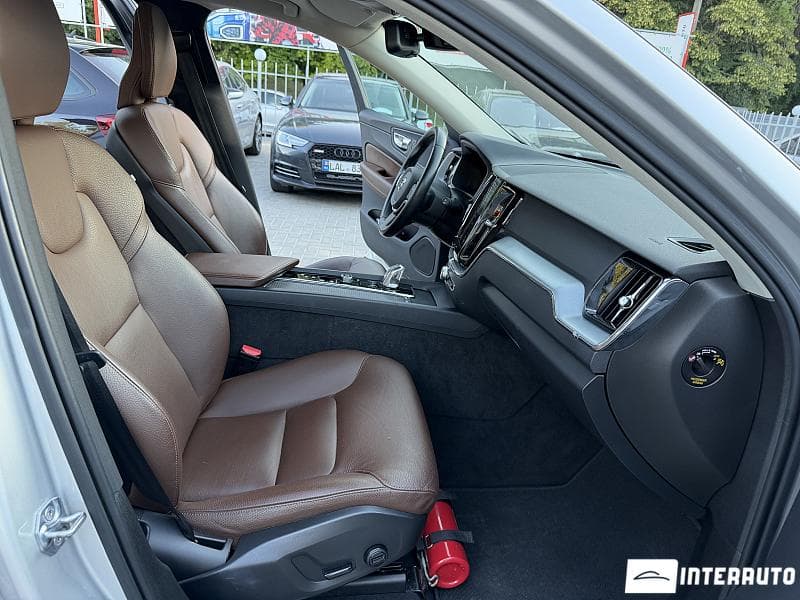 Volvo XC 60 2018 — Миниатюра 6