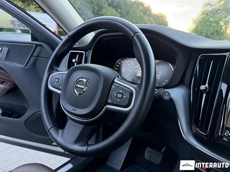 Volvo XC 60 2018 — Миниатюра 12
