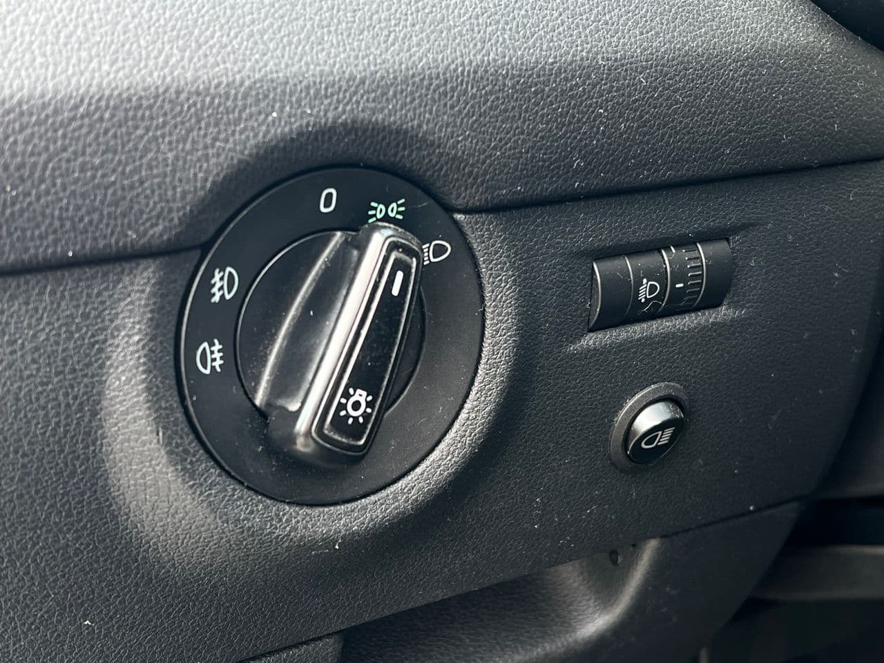 2015 Skoda Octavia — Miniatură 6