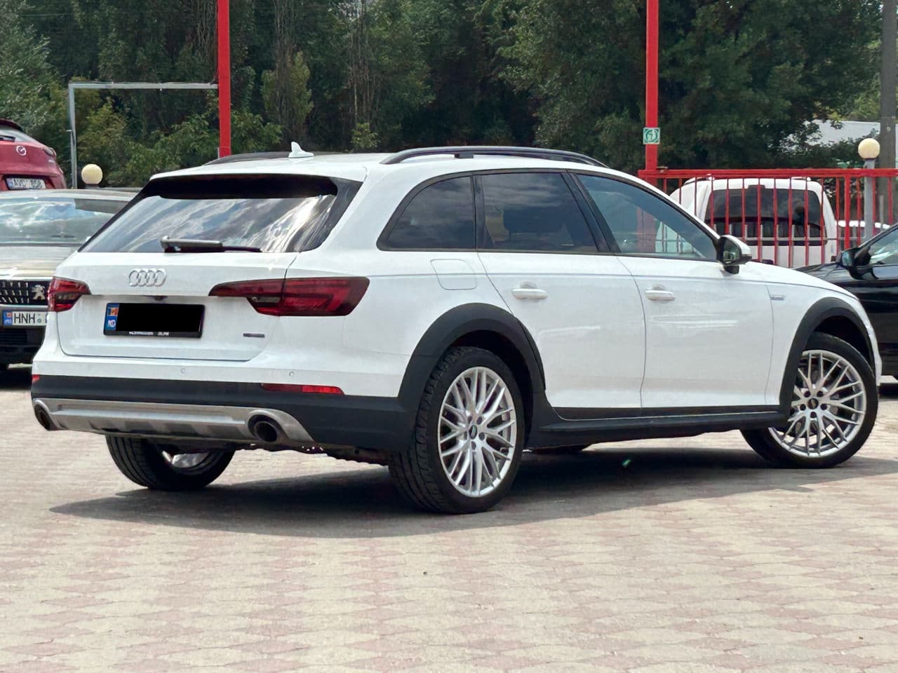Audi A4 Allroad 2017 — Миниатюра 3