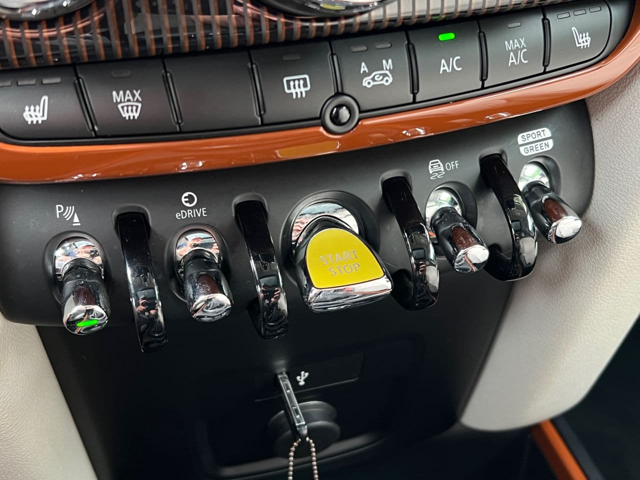 2018 Mini Countryman Cooper S ALL4 — Miniatură 17