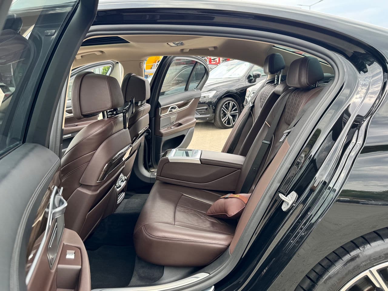 2017 BMW 740 — Miniatură 14