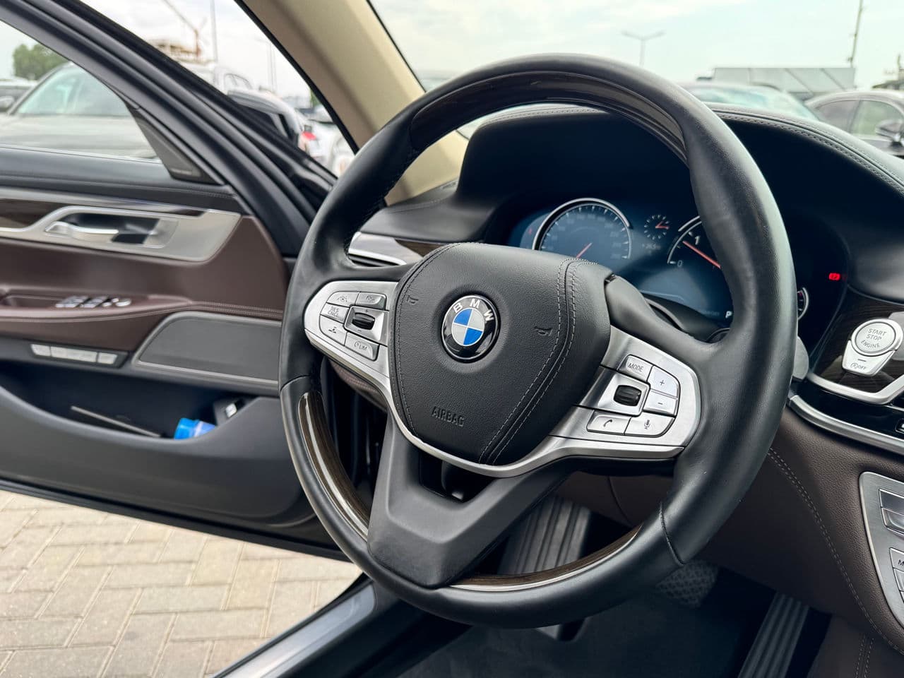 2017 BMW 740 — Miniatură 8
