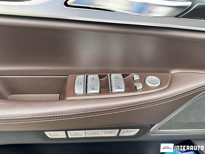 2017 BMW 740 — Miniatură 22