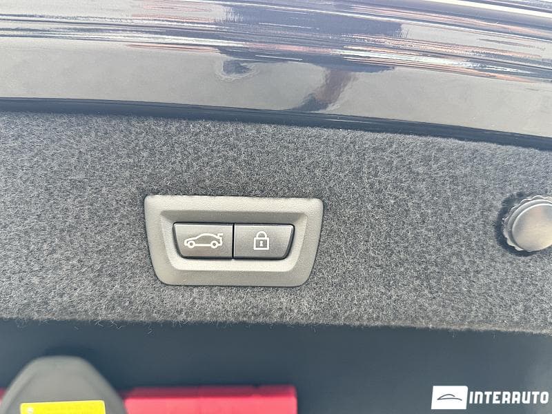 2017 BMW 740 — Miniatură 27