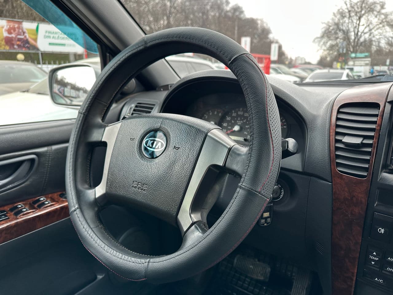 2003 Kia Sorento — Miniatură 8