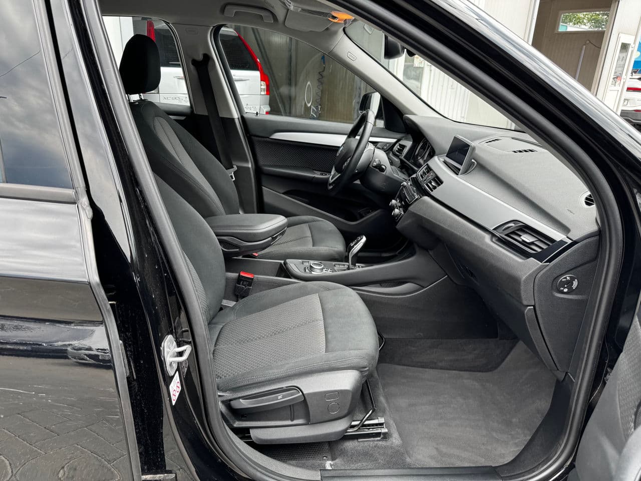 2021 BMW X1 1.6D — Miniatură 6