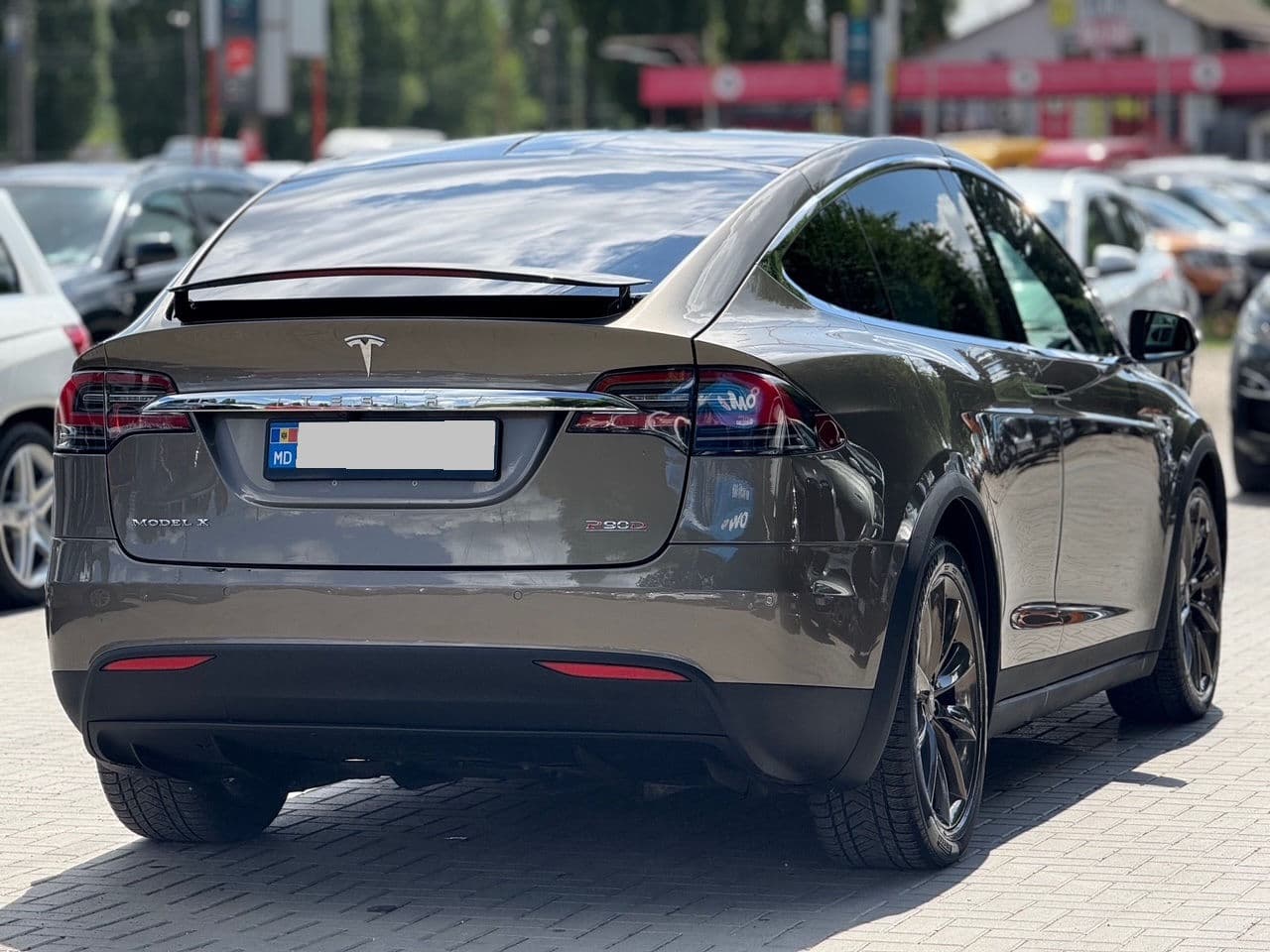 2016 Tesla Model X — Miniatură 2