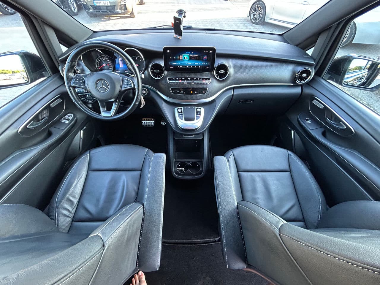 2022 Mercedes V 300 — Miniatură 10