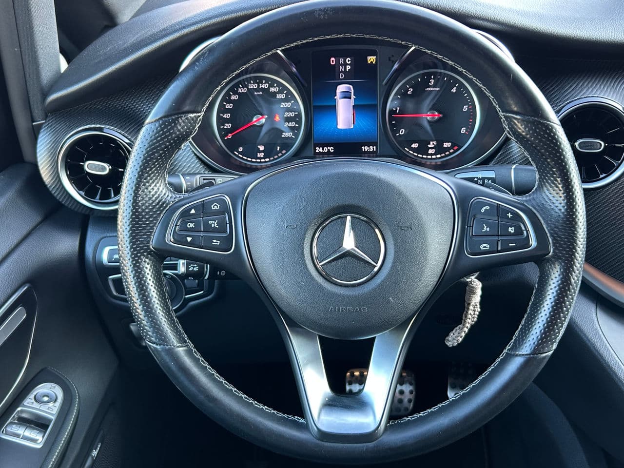 2022 Mercedes V 300 — Miniatură 12