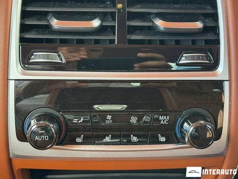 2019 BMW 745e — Miniatură 23