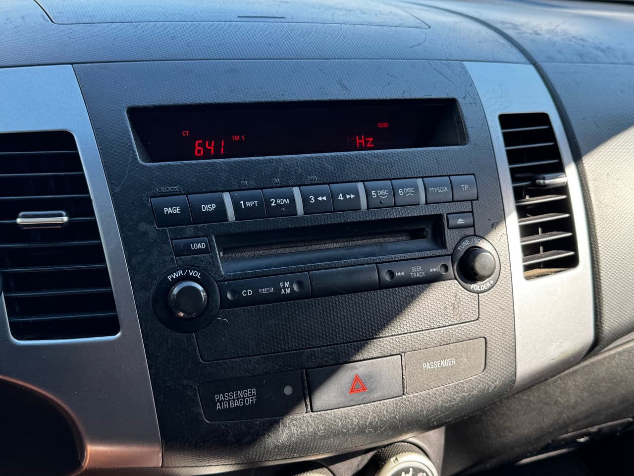 2008 Mitsubishi Outlander XL — Miniatură 12
