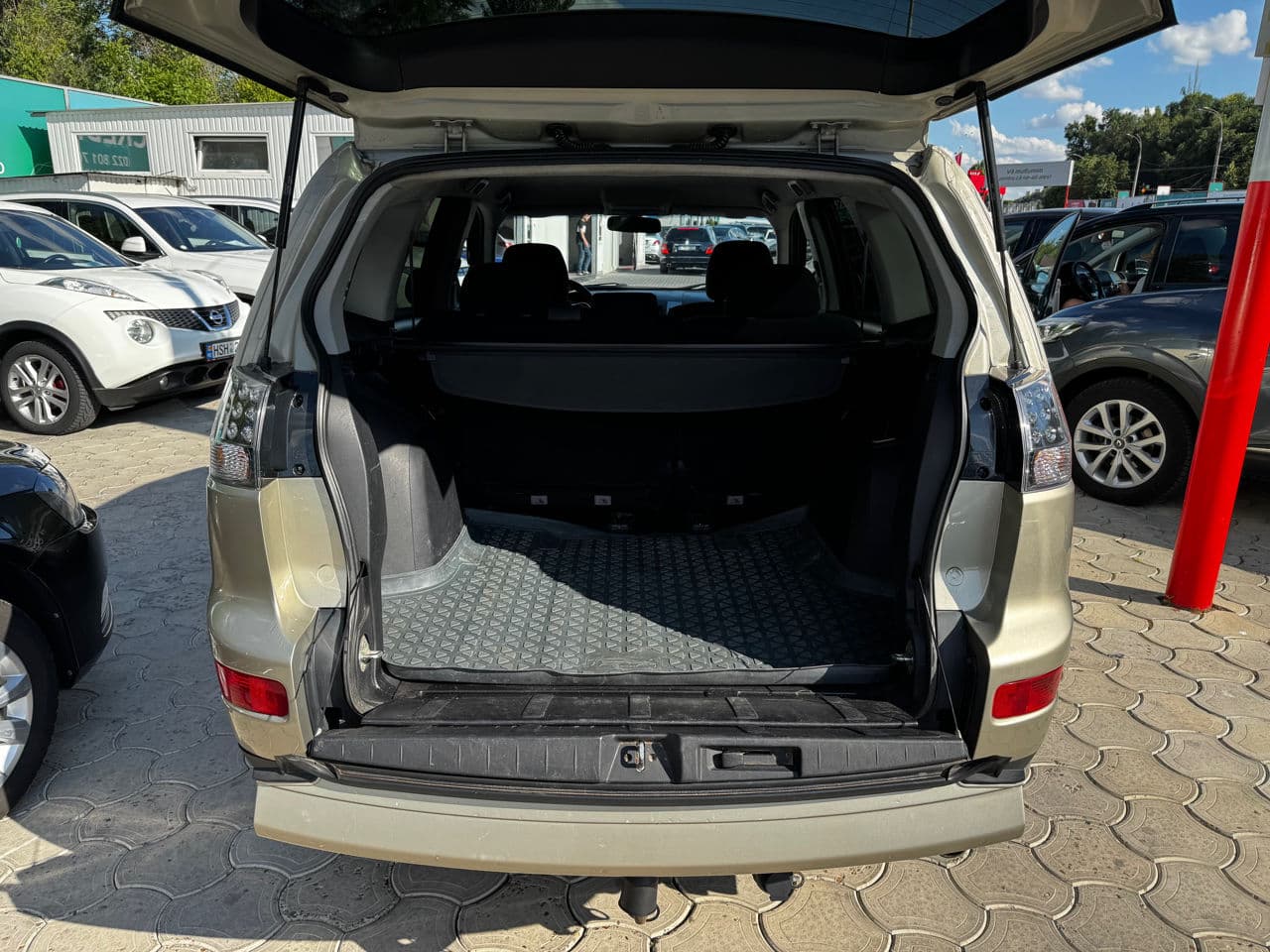 2008 Mitsubishi Outlander XL — Miniatură 16