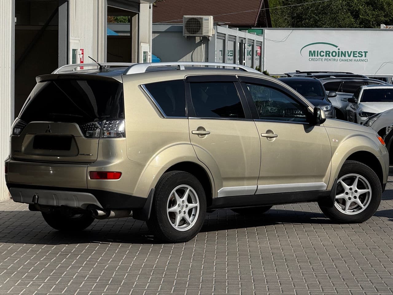 2008 Mitsubishi Outlander XL — Miniatură 2