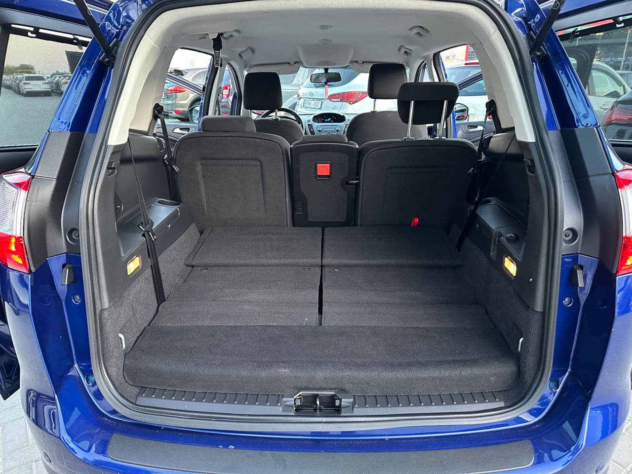 2016 Ford Grand C-MAX — Miniatură 13