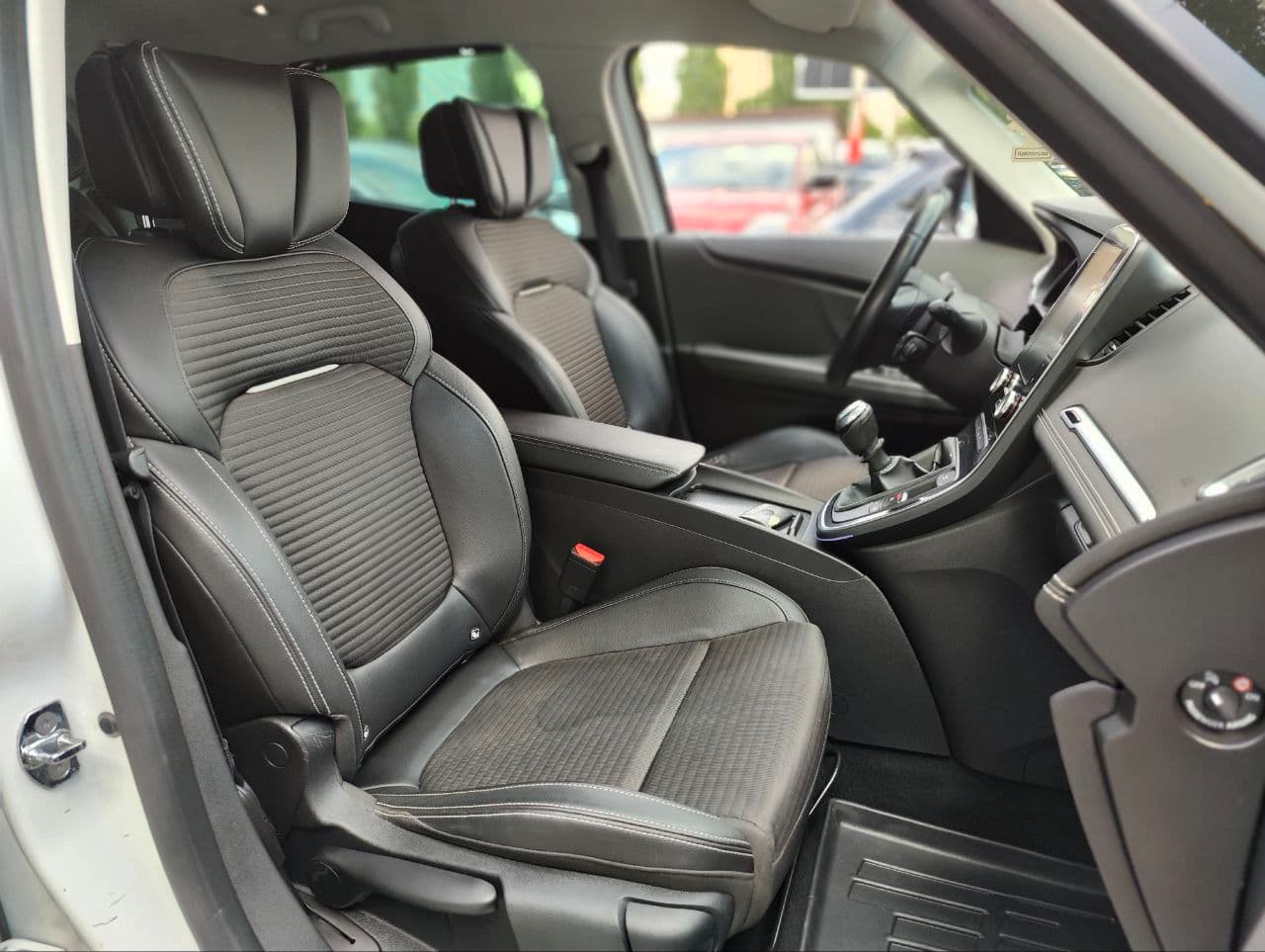 2017 Renault Scenic — Miniatură 7