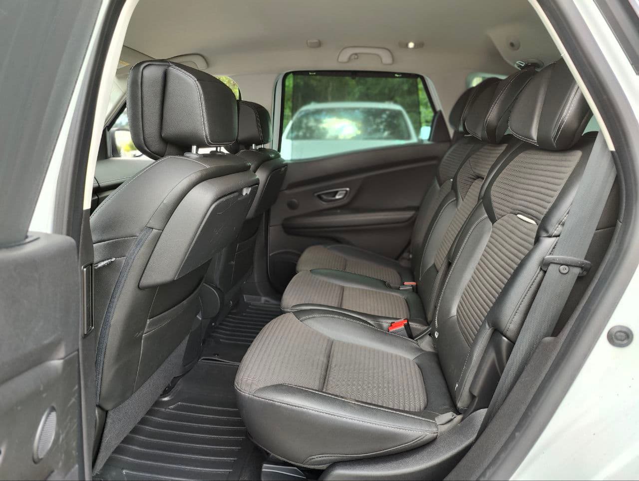 2017 Renault Scenic — Miniatură 9