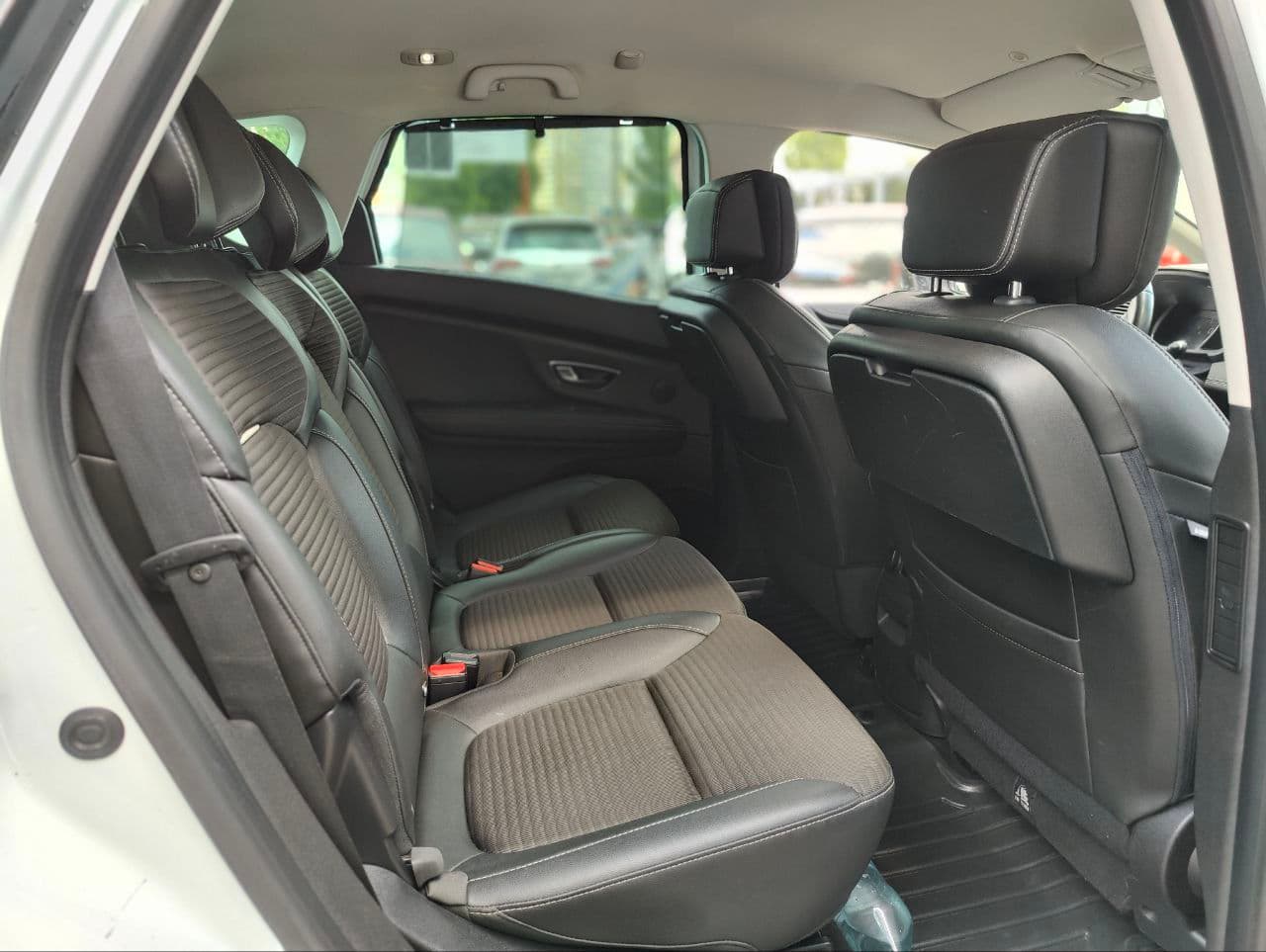 2017 Renault Scenic — Miniatură 8