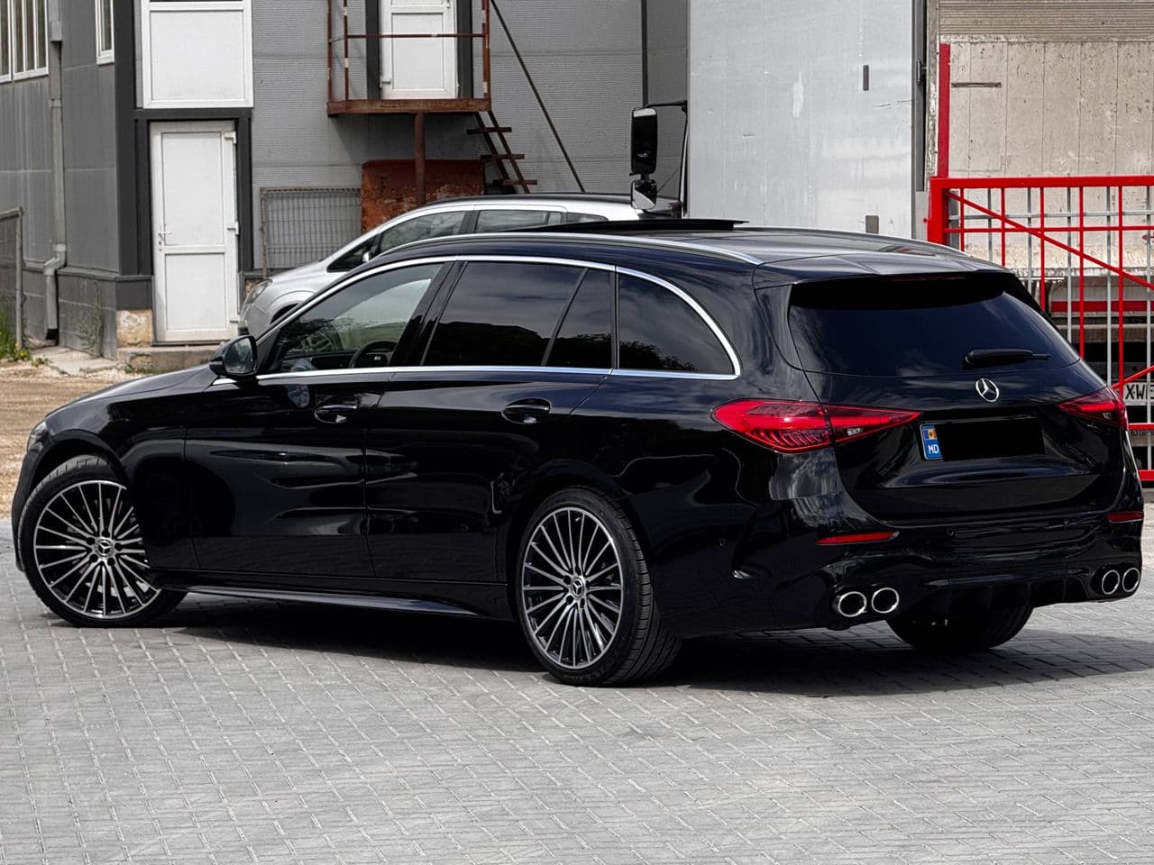 Mercedes C 200 2024 — Миниатюра 4