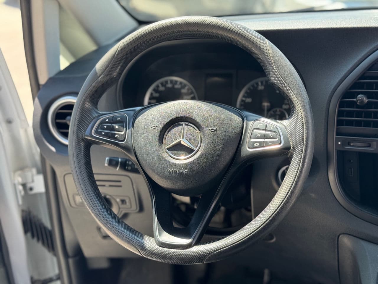 2018 Mercedes Vito — Miniatură 7