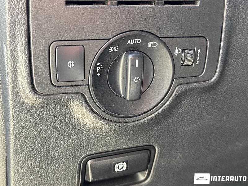 2018 Mercedes Vito — Miniatură 8