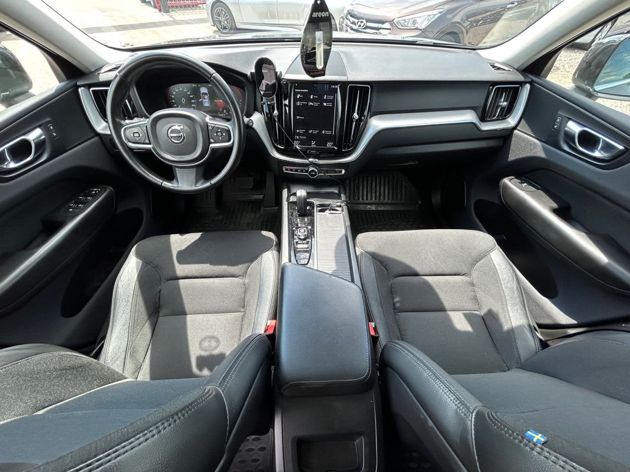 2019 Volvo XC 60 — Miniatură 8