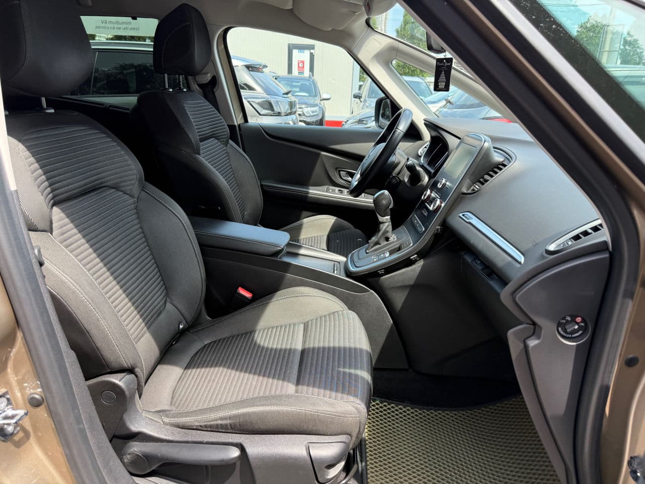 2017 Renault Grand Scenic — Miniatură 14