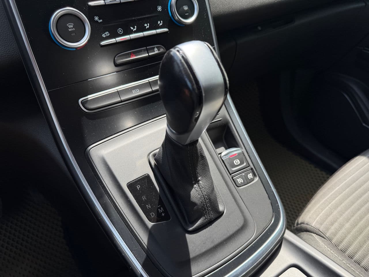 2017 Renault Grand Scenic — Miniatură 13