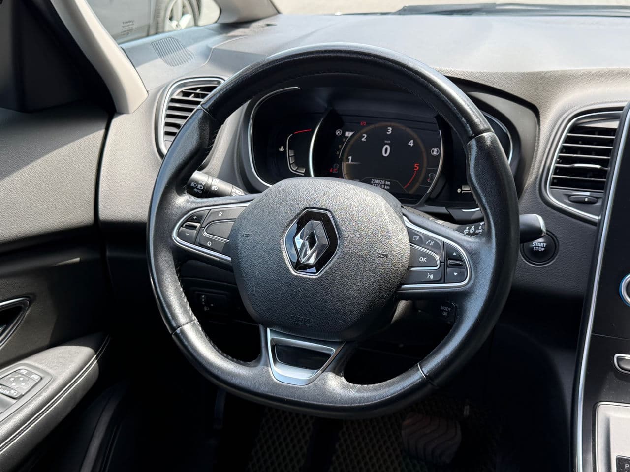 2017 Renault Grand Scenic — Miniatură 9