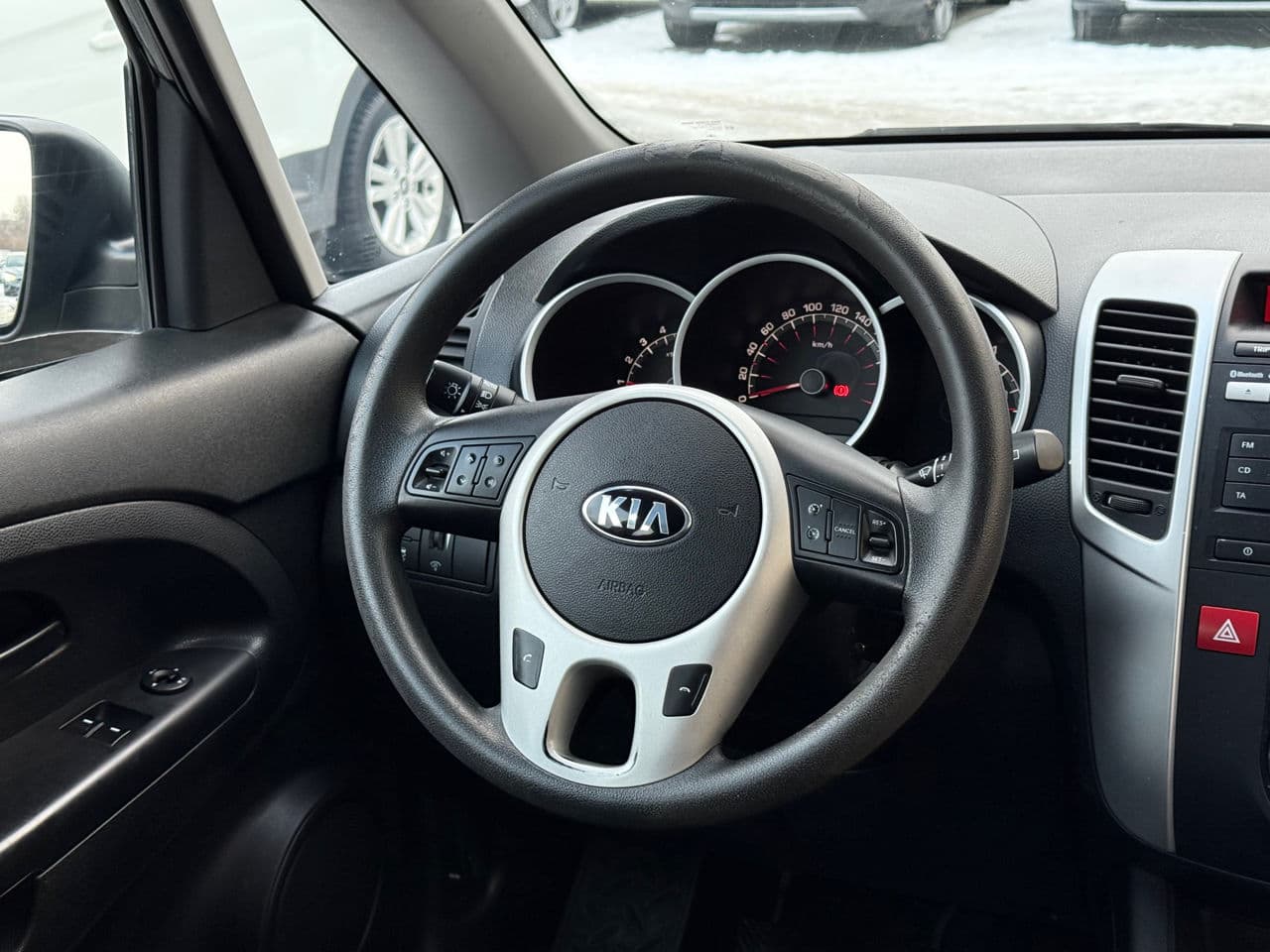 Kia Venga 2014 — Миниатюра 8