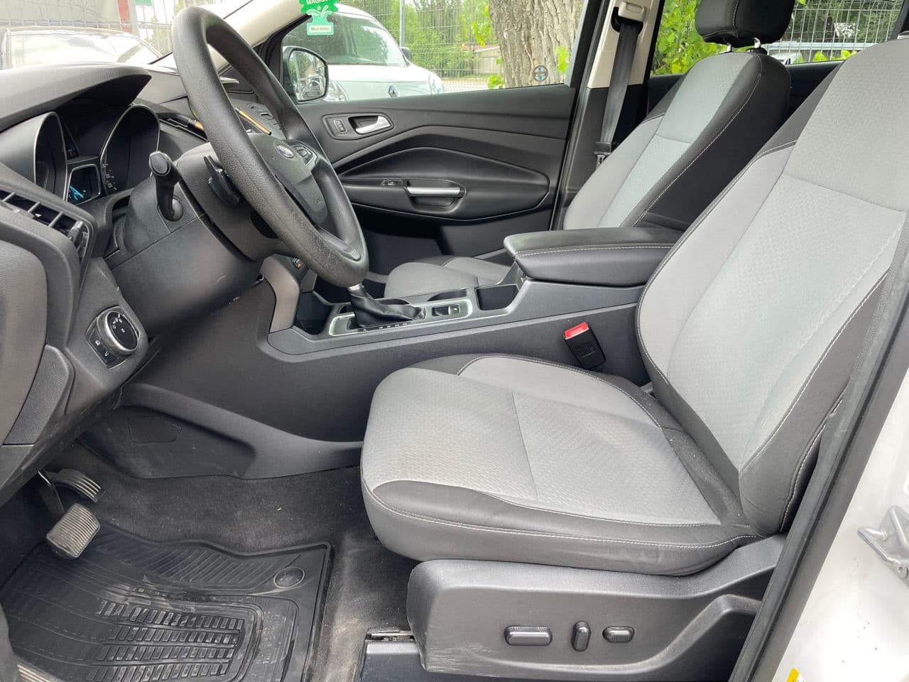 2016 Ford Escape — Miniatură 6