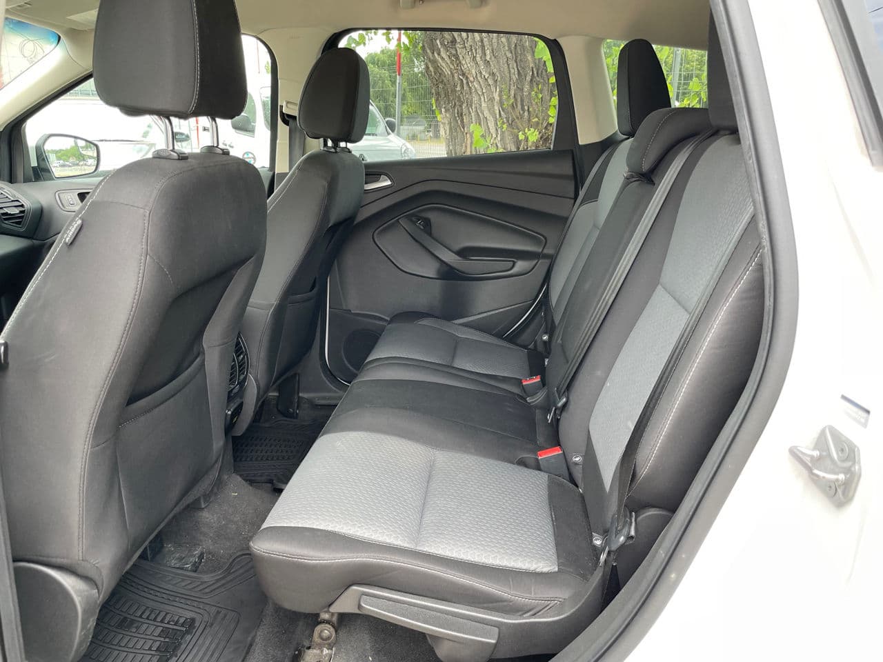 2016 Ford Escape — Miniatură 18