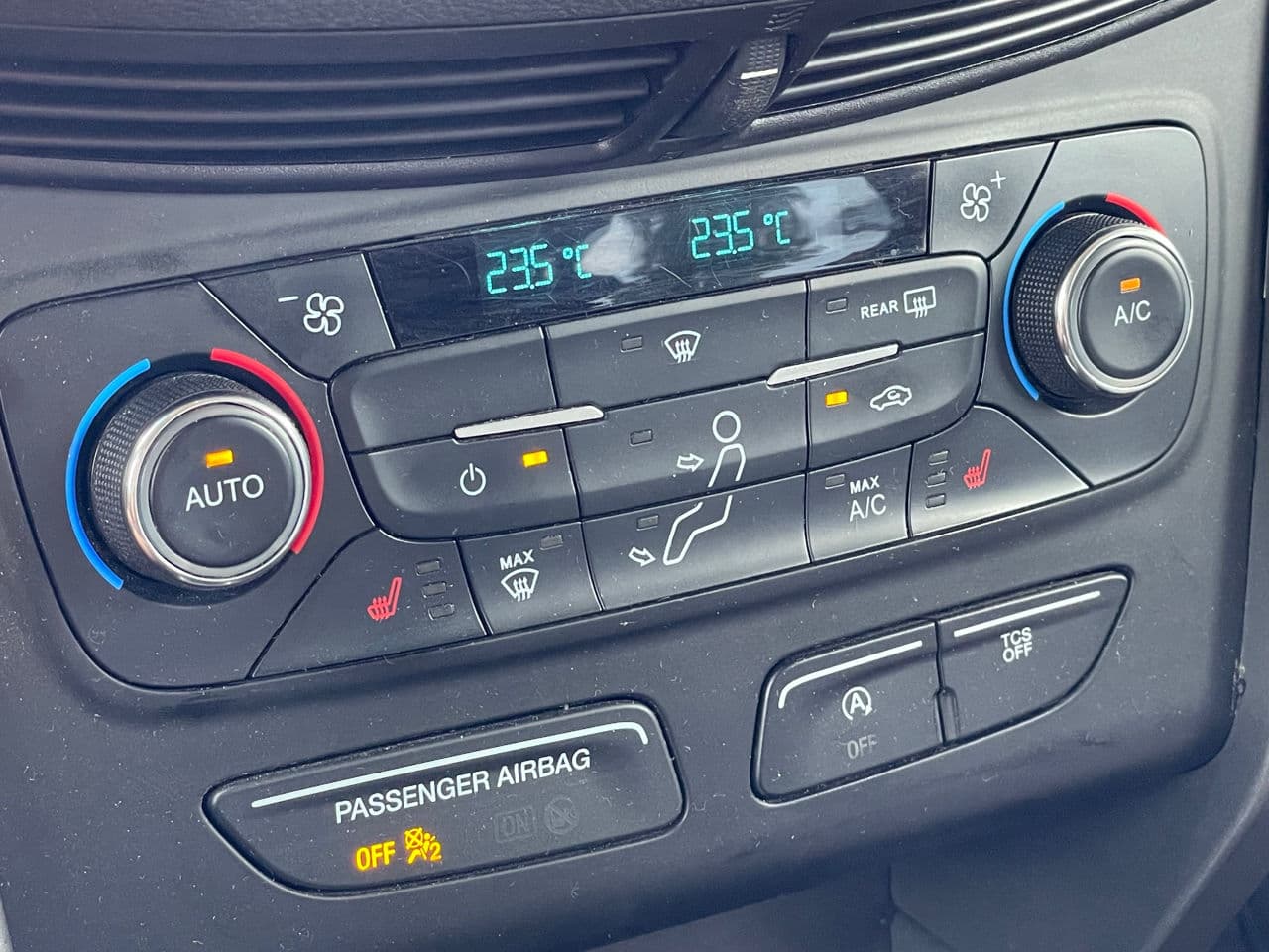 2016 Ford Escape — Miniatură 14