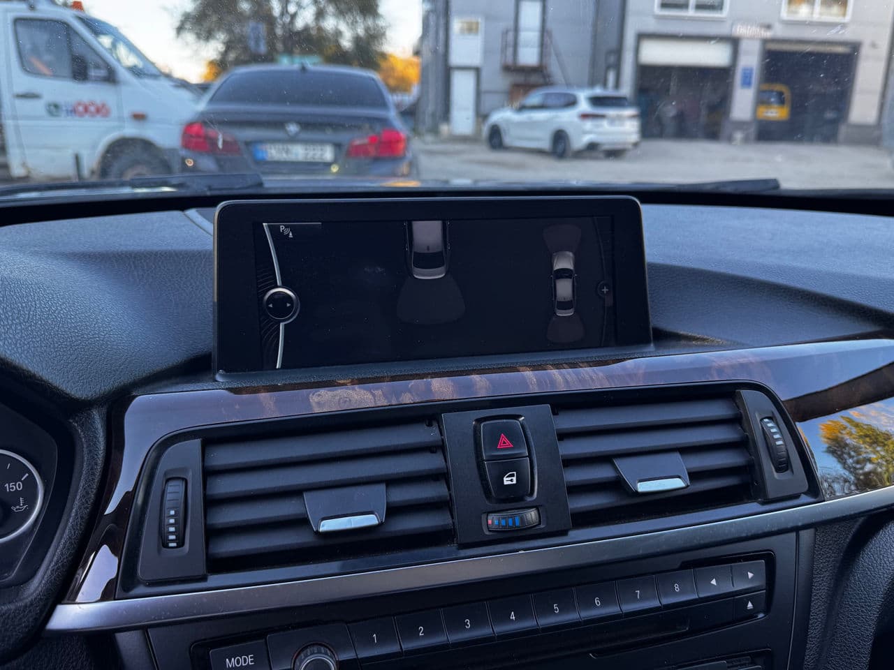 2012 BMW 320 — Miniatură 12