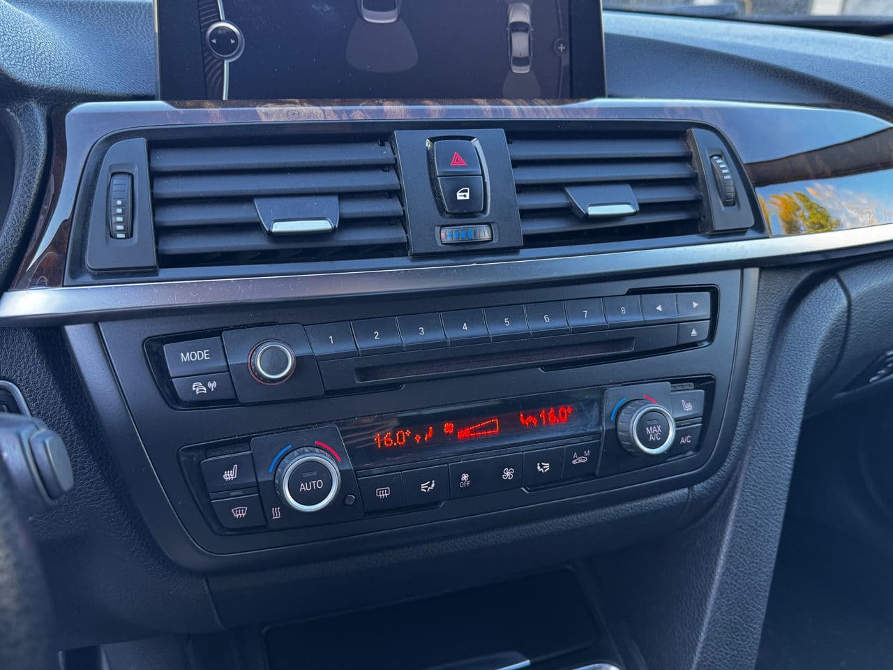 2012 BMW 320 — Miniatură 13