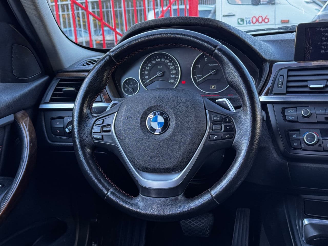 2012 BMW 320 — Miniatură 11