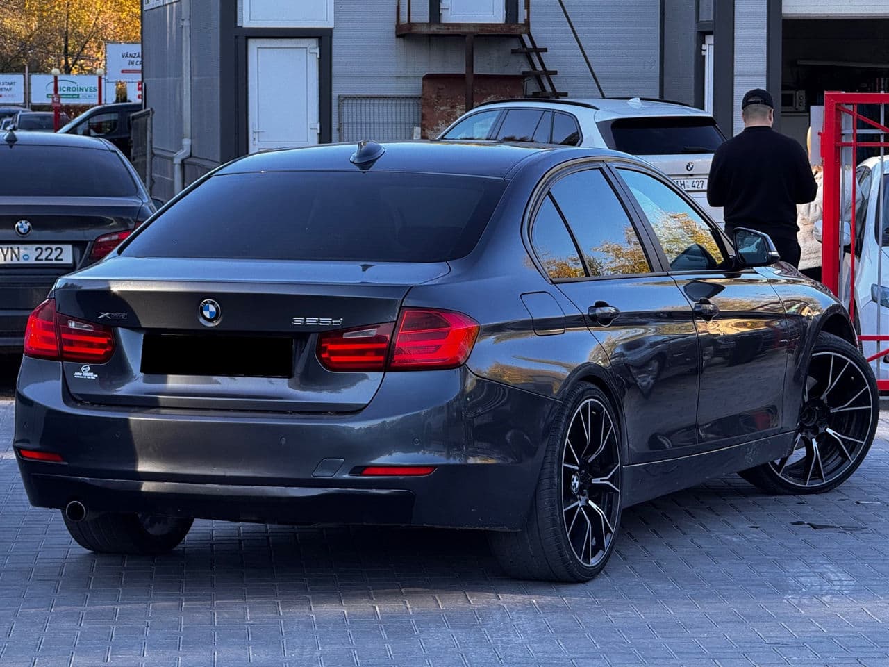 2012 BMW 320 — Miniatură 2