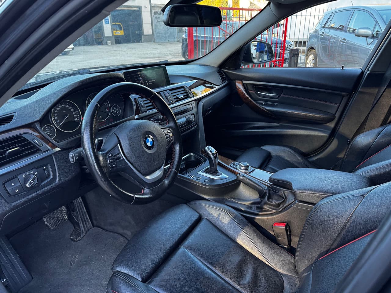 2012 BMW 320 — Miniatură 5