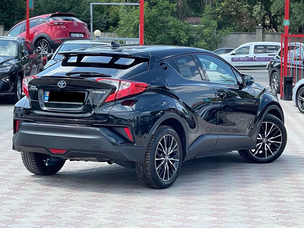 2017 Toyota C-HR — Miniatură 3