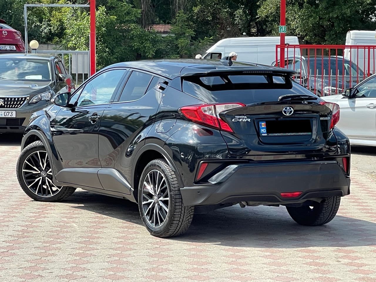 2017 Toyota C-HR — Miniatură 2